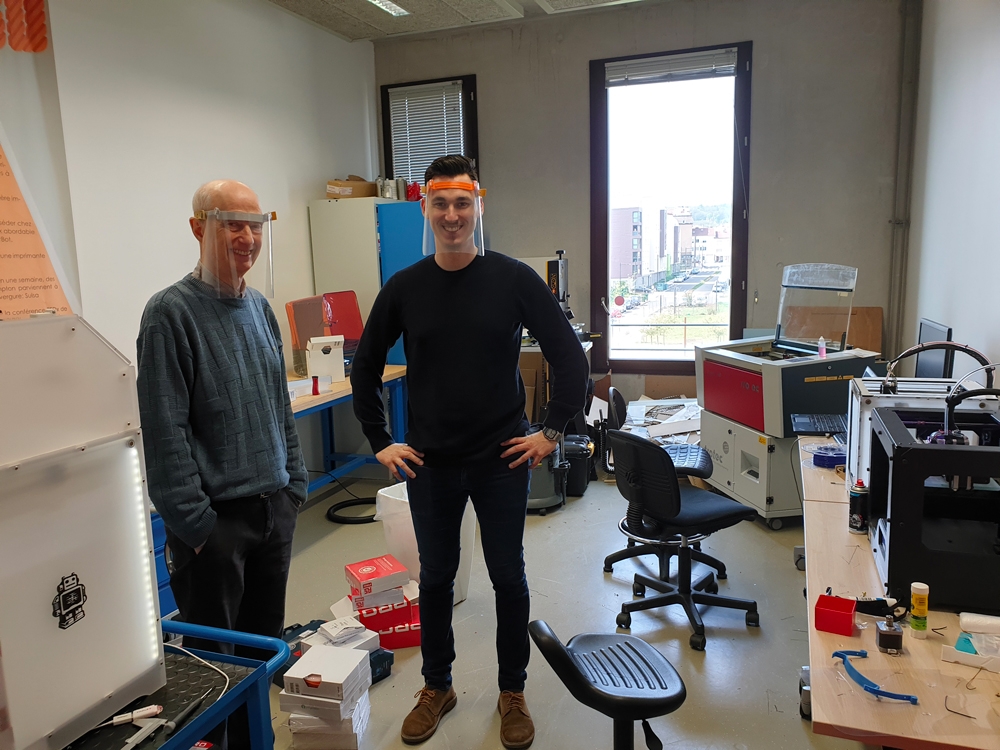 Pascal Vaxiviere, Responsable du TechLab et Quentin Helaine, Ingénieur recherche et développement au sein du Techlab qui supervisent la réalisation des visières