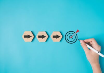 Objectif cible et signe fléché en arrière-plan, Plan de projet réussi, Gestion de la planification de la stratégie d'entreprise, Objectif d'entreprise, Innovation et inspiration pour la créativité réflexion d'idées