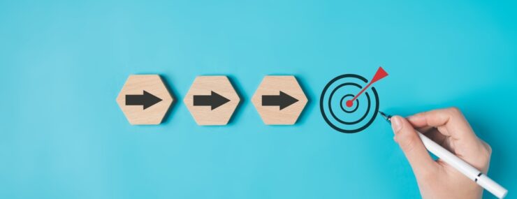 Objectif cible et signe fléché en arrière-plan, Plan de projet réussi, Gestion de la planification de la stratégie d'entreprise, Objectif d'entreprise, Innovation et inspiration pour la créativité réflexion d'idées